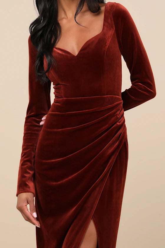 Vestidos formales Weitese para mujer, sin espalda, de terciopelo marrón óxido, manga larga, vestido maxi con abertura en tiendas de vestidos de fiesta.